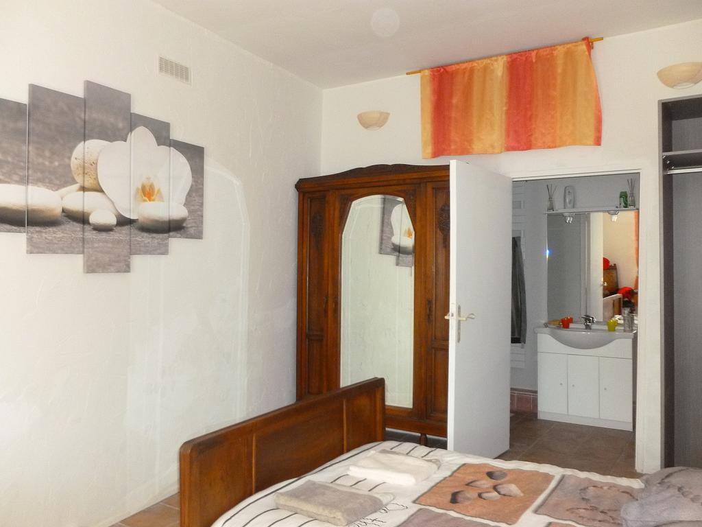 Bed and Breakfast Les Croisees Castillon-du-Gard Exteriér fotografie